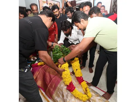 Udhyanidhi Stalin pays final respects to Robo Shankar mortal remains (Photo: ANI)