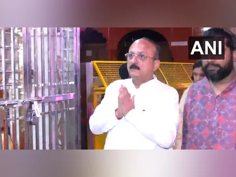 Delhi Minister Ashish Sood visits Kalikaji Temple on fourth day of Navratri (Photo/ANI)