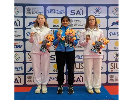 (L-R): Anastasiia Sorokina, Anushka Thokur, and Mariia Kruglova (Photo: NRAI)