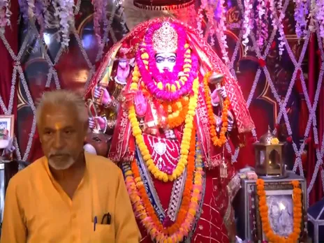 Devotees throng Jaipur’s Vaishno Devi temple on Maha Ashtami to worship Goddess Mahagauri (Photo/ANI)