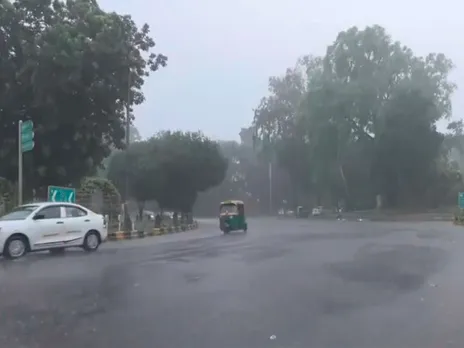 Parts of Delhi receive rainfall, visuals from Mandi House area (Photo/ANI)