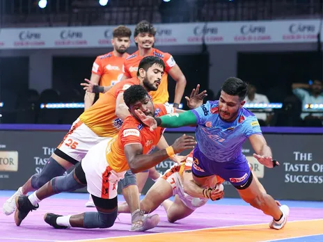 Players in action during PKL. (Photo/PKL)