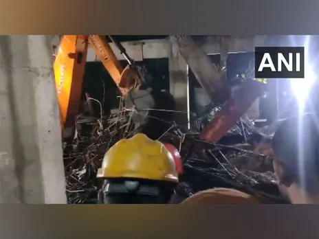 Rescue personnel at work (Photo/ANI)