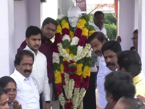 Tamil Nadu minister KN Nehru pays tribute to Mahatma Gandhi. (Photo/ANI)