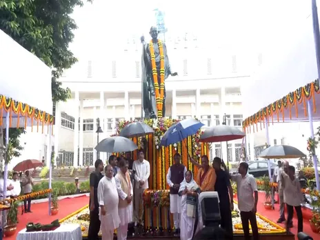 Odisha Governor, CM, Speaker pay tribute to Mahatma Gandhi on his birth anniversary (Photo/ANI)