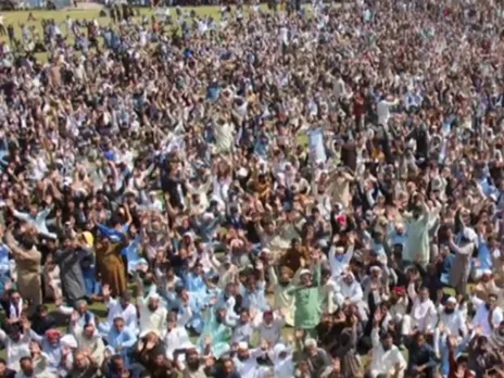 People attending funeral of those killed in PoJK (Photo/ Reuters)