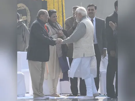 PM Narendra Modi with the late BJP leader VK Malhotra (Photo/narendramodi.com)