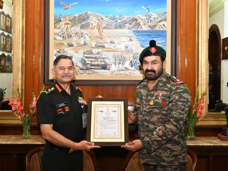 The Chief of Army Staff and Mohanlal (Photo/X@adgpi)