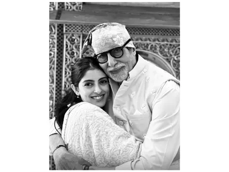 Navya Nanda with Amitabh Bachchan (Image source: Instagram/@navyananda)