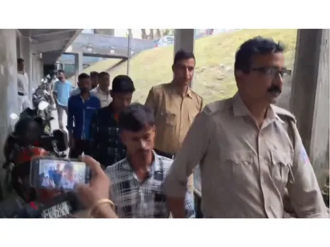 WB Police produce two arrested in Durgapur gang rape case in court (Photo/ANI)