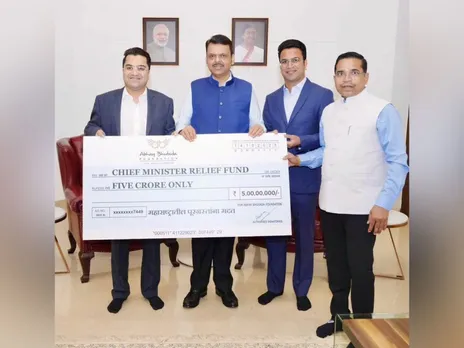Abhay Bhutada, Entrepreneur, Philanthropist and Chairman - Abhay Bhutada Foundation, handing over cheque to Hon'ble CM Shri Devendra Fadnavis for CM Relief Fund.