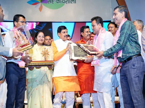 MP CM Mohan Yadav is honouring those contributed in Cleanliness (Photo/ X @DrMohanYadav51)