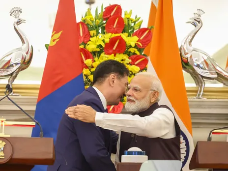 Prime Minister Narendra Modi with Mongolian President Khurelsukh Ukhnaa (Photo/X@narendramodi)