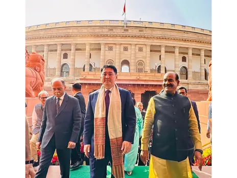 President of Mongolia, Khurelsukh Ukhnaa with  Lok Sabha Speaker Om Birla (Photo: X@ombirlakota)