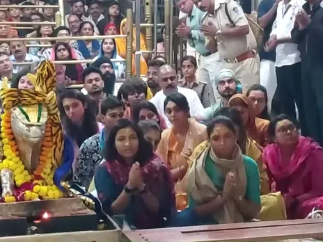 India women's team players offering prayers  before Women's WC clash. (Photo/ANI)