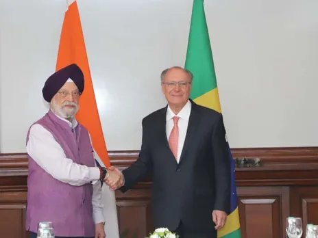 Union Minister  Hardeep Singh Puri with Geraldo Alckmin, Vice President and Minister of Development, Industry, Trade and Services of Brazil (Photo- X/@HardeepSPuri)