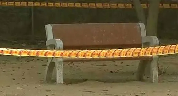 Delhi cop shoots woman, then kills himself 