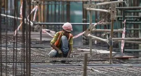 IMF retains FY17 India GDP forecast at 7.5 pc, cuts world growth