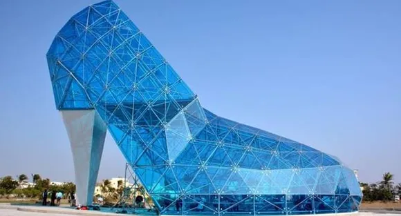Taiwan builds a giant glass shoe Church to attract more women