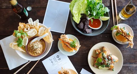 Did you know these 6 things could indirectly impact what you order at a restaurant?