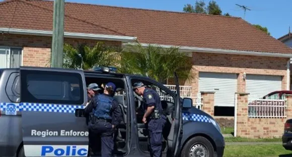 Aus raids homes of â€˜doctor in Islamic State videoâ€™: reports