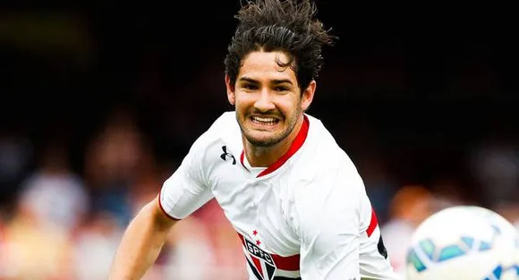 Chelsea complete Pato loan deal