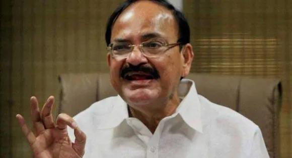 Student suicide: Cong doing â€˜tamashaâ€™ politics, says Venkaiah