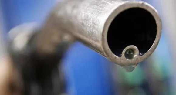 Government eases petrol price by 4 paise, diesel price down 3 paise