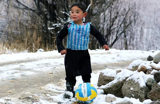 Messi wants to meet his 5 yr old â€˜plastic bag fanâ€™