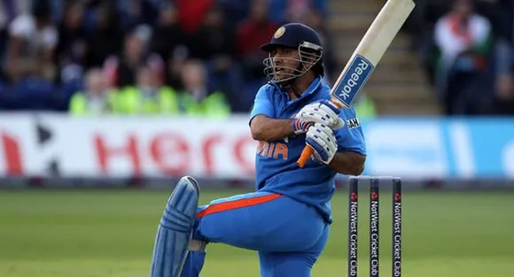 Dhoni suffers injury, Parthiv called as back-up