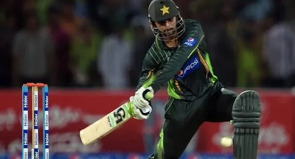 Asia Cup 2016: Malik, Akmal bail out Pakistan with fighting fifties   Scorecard