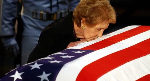 Former first lady Nancy Reagan dies at age 94