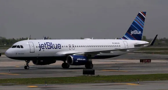 SHOCKING! Muslim women escorted off plane in US for 'staring' at crew member