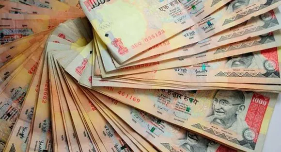 Rupee snaps 3-day winning spree, down 6 paise to 67.11