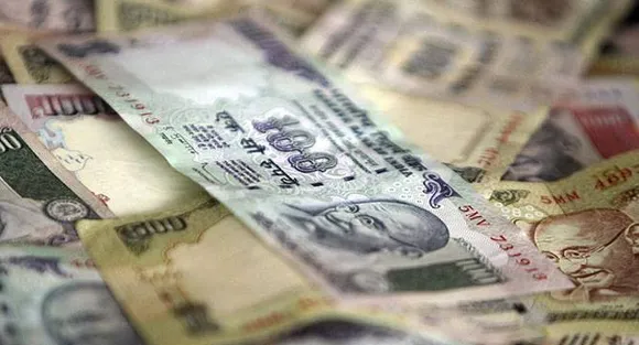 Rupee sinks 15 paise against US dollar in early trade