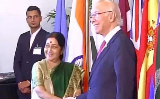 Saarc summit: Swaraj, Aziz to hold bilateral talks; Pathankot attack on agenda