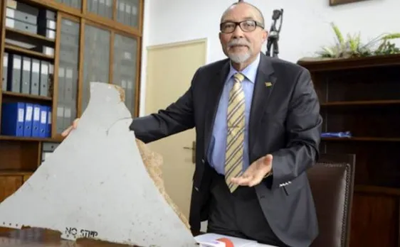 MH370: Possible debris found in Mozambique arrives in Australia