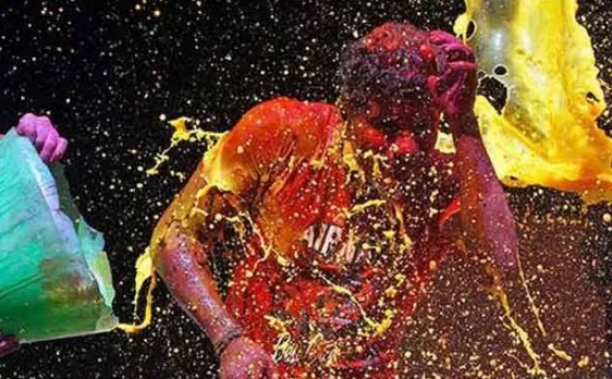 How to remove Holi colors from skin