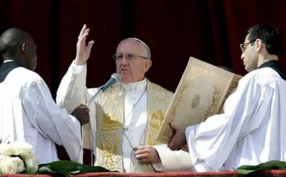 Pope at Easter recalls victims of 'blind, brutal terrorism'