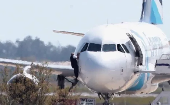 Hijacker of EgyptAir jet arrested as Cyprus airport drama ends