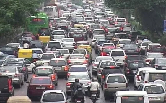 Delhi govt asks corporates to help reduce traffic snarls