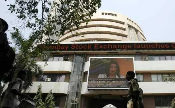 Sensex, Nifty end at 3-week low on profit-booking