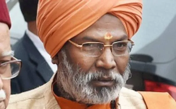 Sakshi Maharaj for Muslim women's right to enter mosques