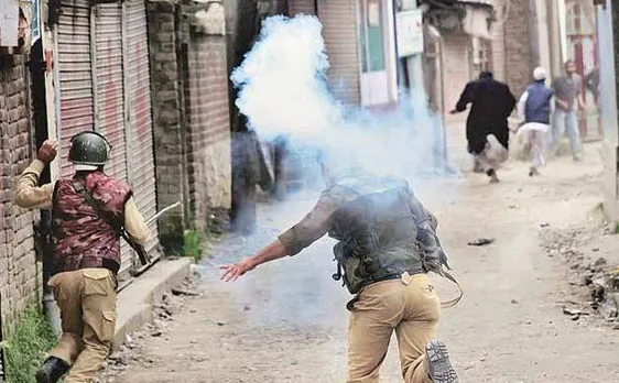 Fresh protests break out in Handwara; curfew-like restrictions reimposed