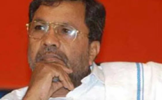 Siddaramaiah drought tour: Controversy after water emptied from tankers to prevent dust
