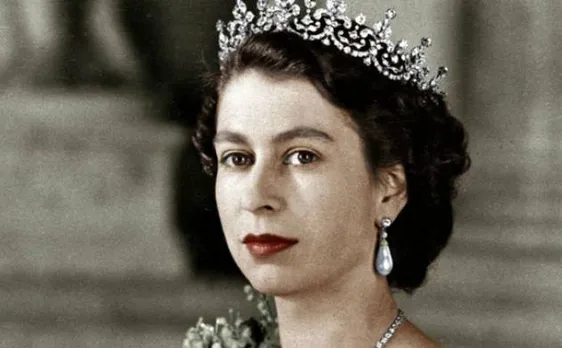 Queen's letter on how she fell in love sells for 14,000 pounds