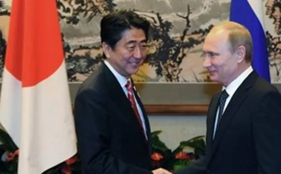 Japanese PM Abe visits Putin, looking to warm ties