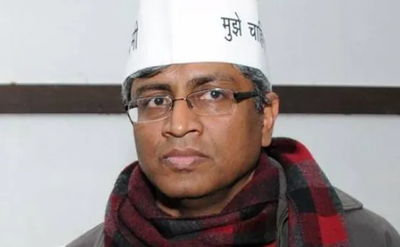 DU Registrar under pressure from Centre: AAP on Modi degree row