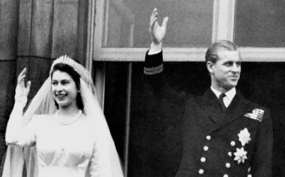 Caught on camera! Queen Elizabeth calls Chinese officials rude