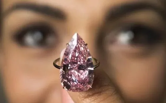 Pink diamond sells for record USD 31.6 mn at Geneva auction